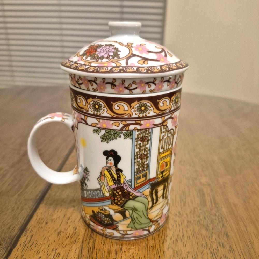 Porcelain Tea Cup with Lid, Infuser, Strainer  10 oz